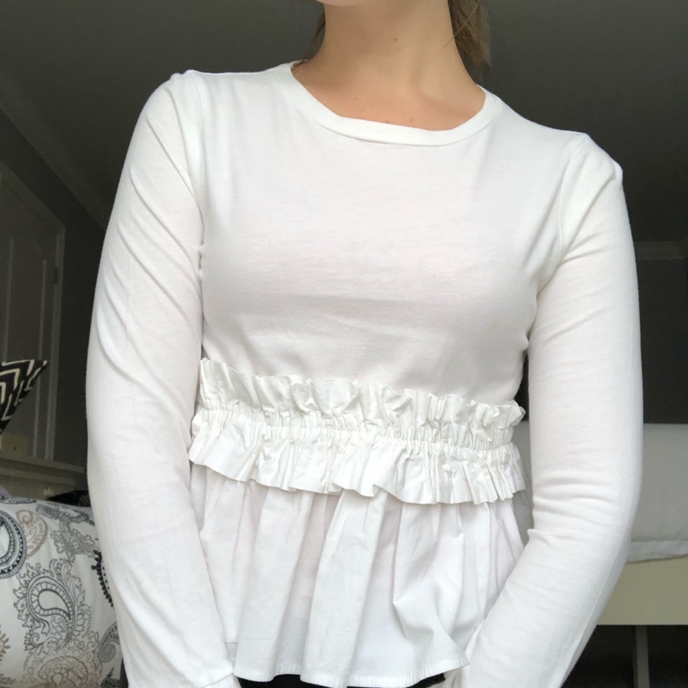 🤍Zara Ruffle Top - Picture 2 of 2